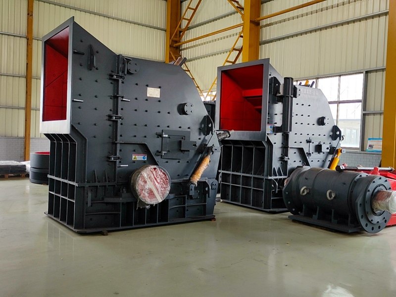 反击式破碎机：中硬度物料破碎的首选